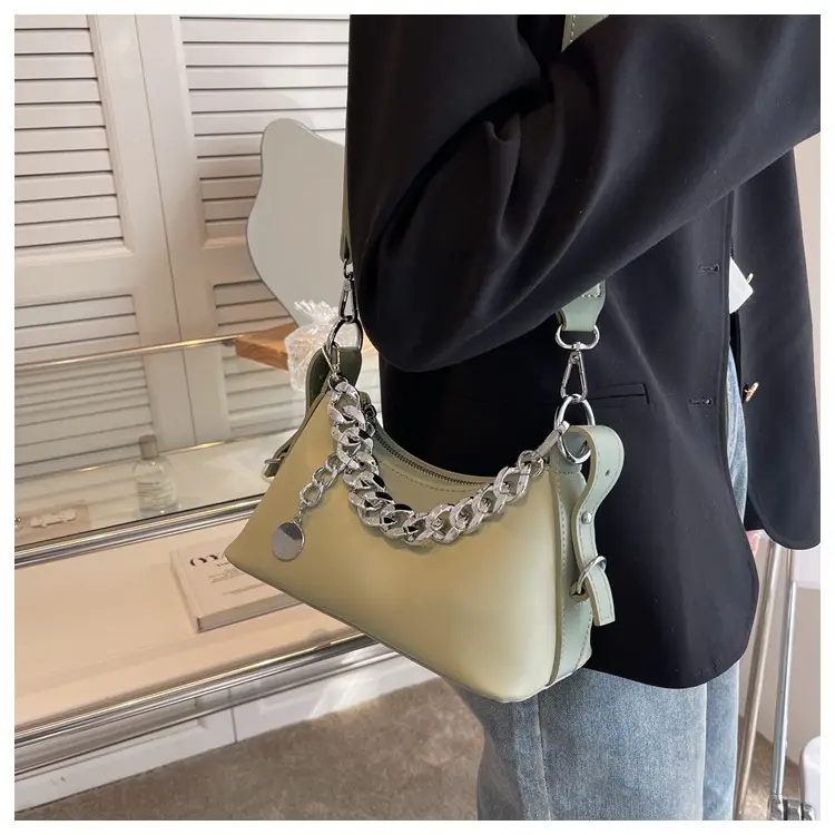 Women's Cream Chain Shoulder Messenger Bag 2023 — feature 10