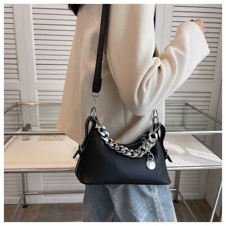 Women's Cream Chain Shoulder Messenger Bag 2023 — feature 16