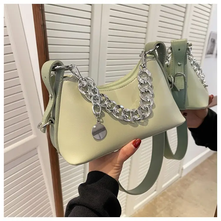 Women's Cream Chain Shoulder Messenger Bag 2023 — feature 20