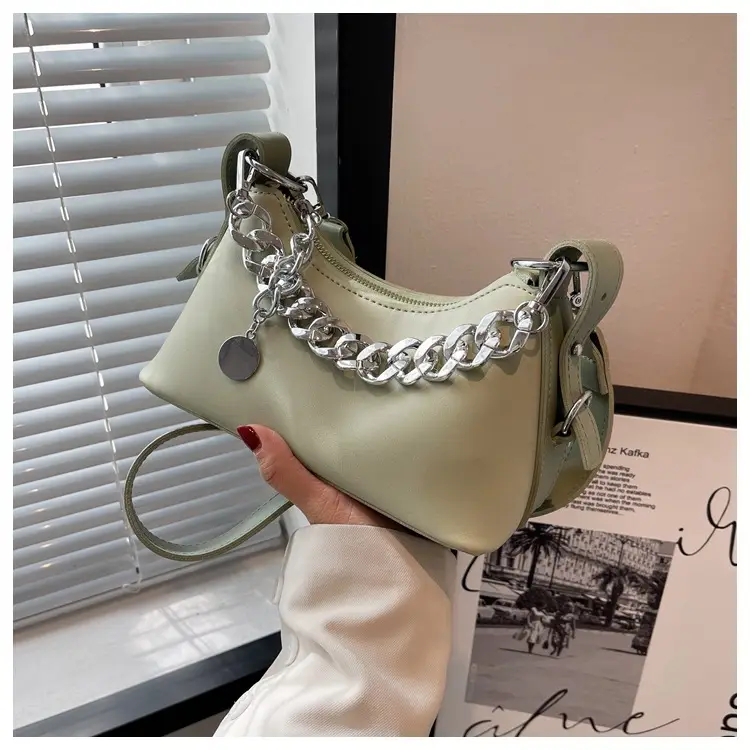Women's Cream Chain Shoulder Messenger Bag 2023 — feature 21