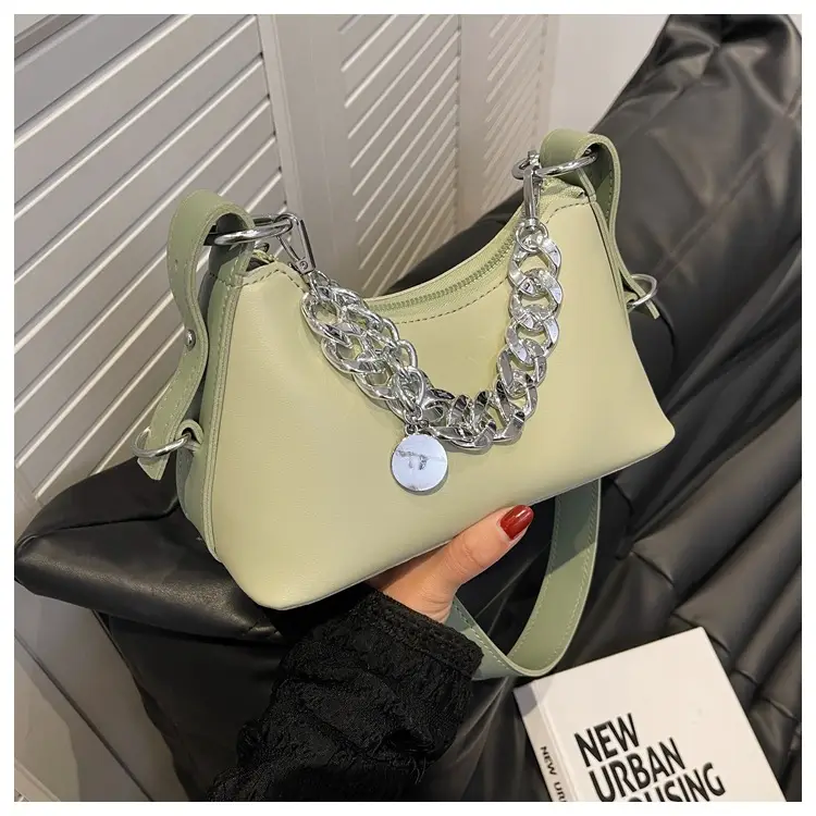 Women's Cream Chain Shoulder Messenger Bag 2023 — feature 22
