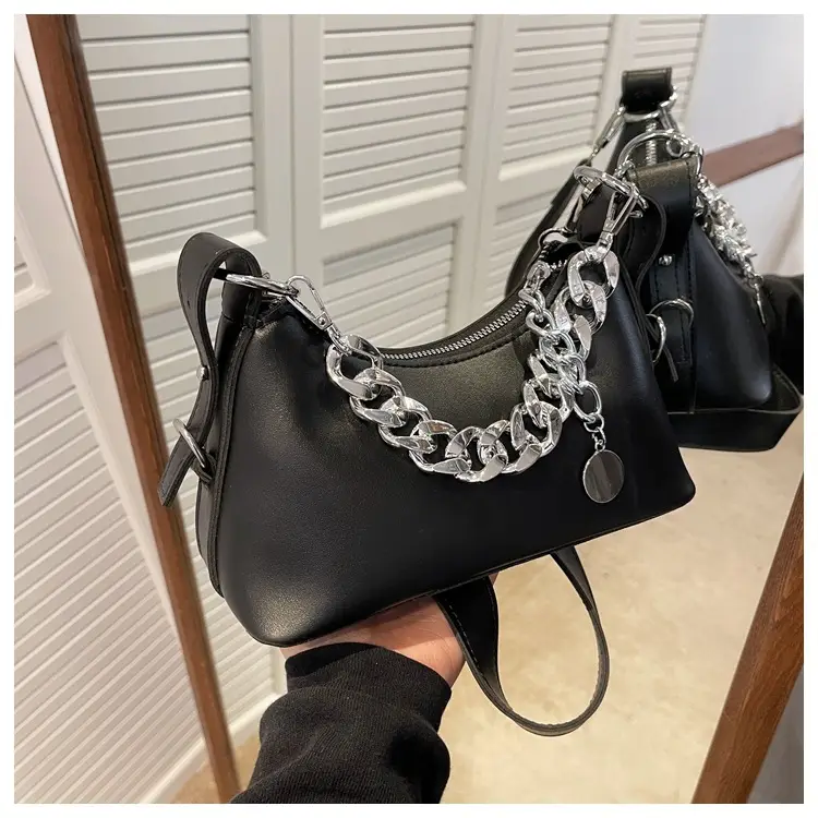 Women's Cream Chain Shoulder Messenger Bag 2023 — feature 23
