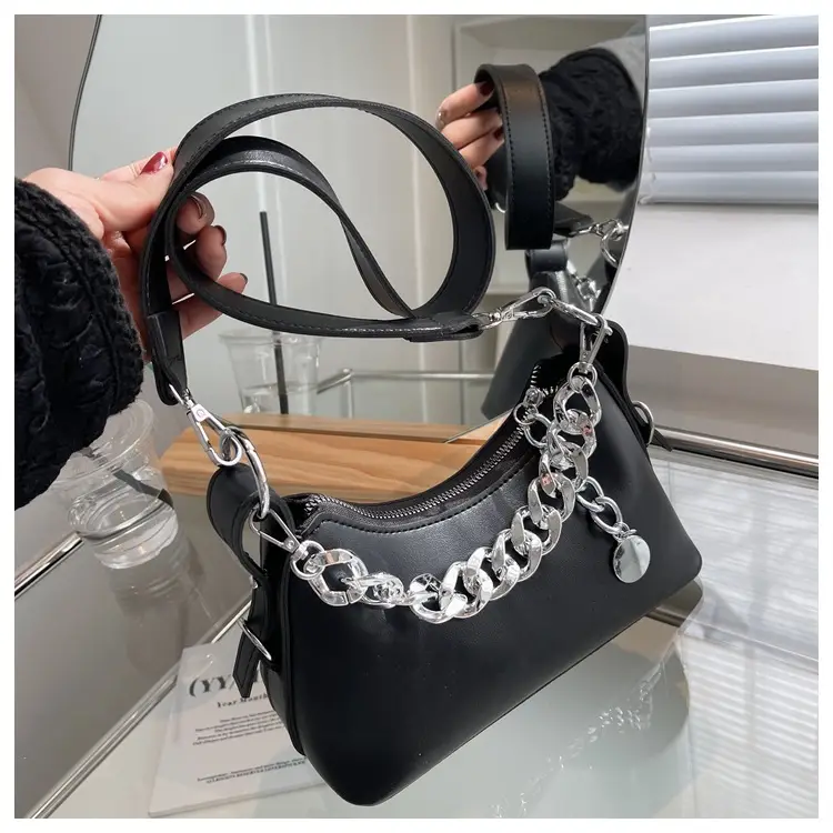 Women's Cream Chain Shoulder Messenger Bag 2023 — feature 25