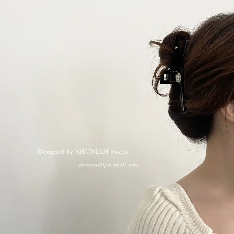 Star Camellia High-end Hair Clip Black Large — feature 11