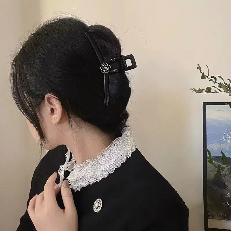 Star Camellia High-end Hair Clip Black Large — feature 4