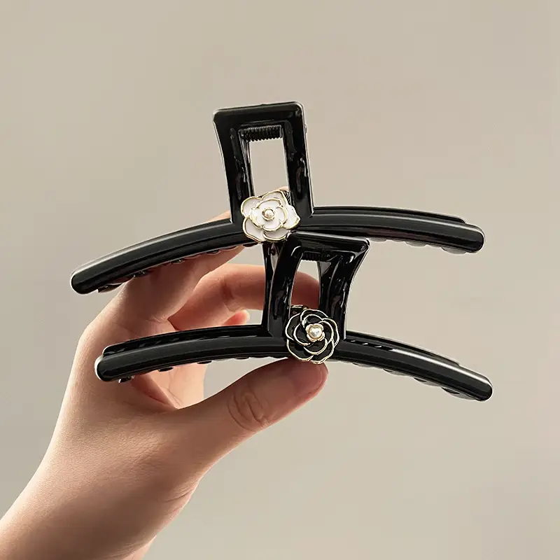 Star Camellia High-end Hair Clip Black Large — feature 5