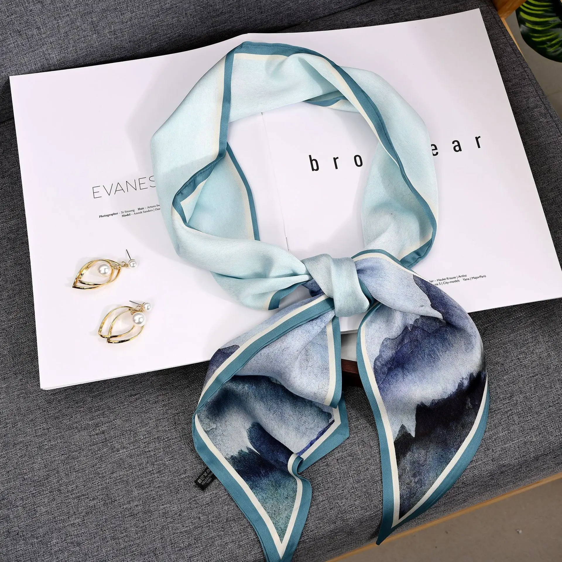 Imitation Silk Scarf Large Angle Floral Pattern - Image 3