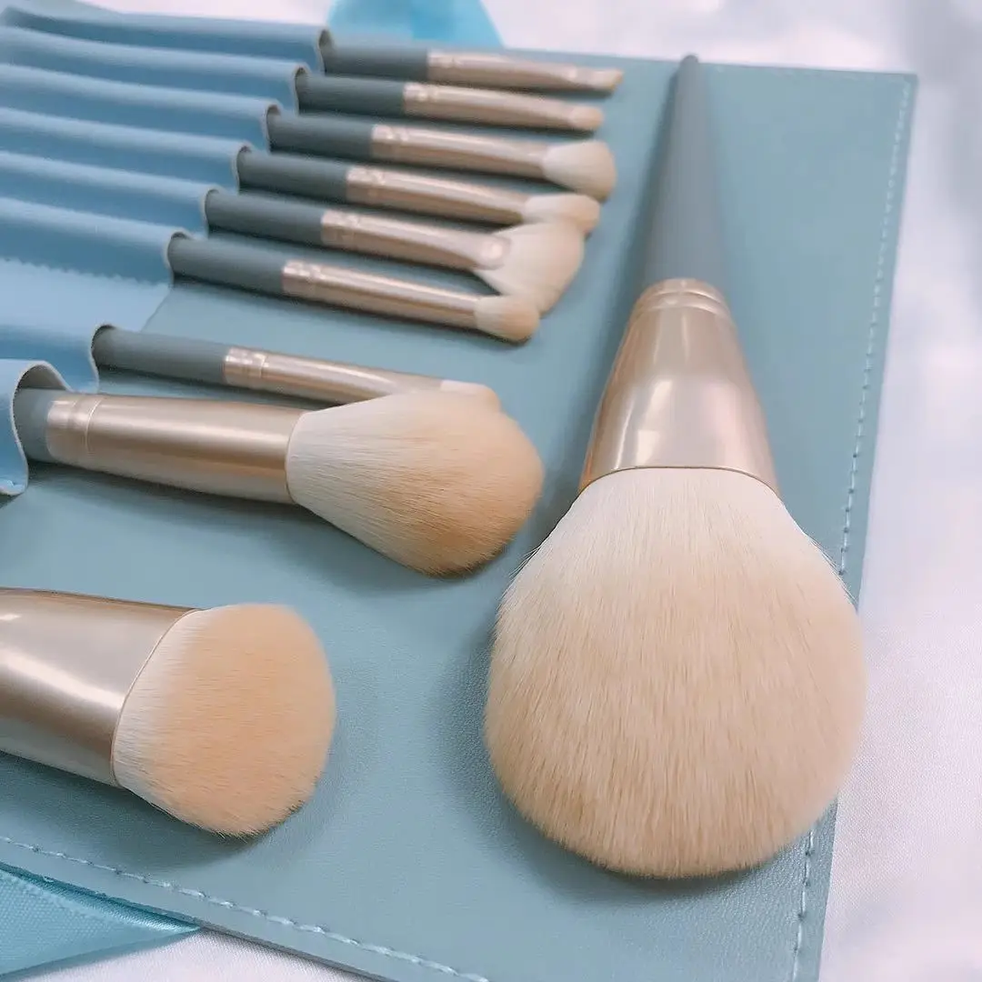 10-Piece Makeup Brush Set for Blush, Concealer, Eye Shadow & Contour - Image 5
