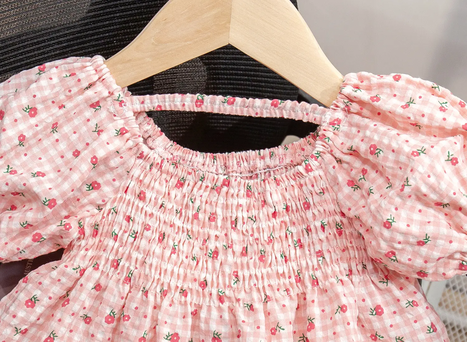Girls Floral Puff Sleeve Shirt White Blue Green — feature 2