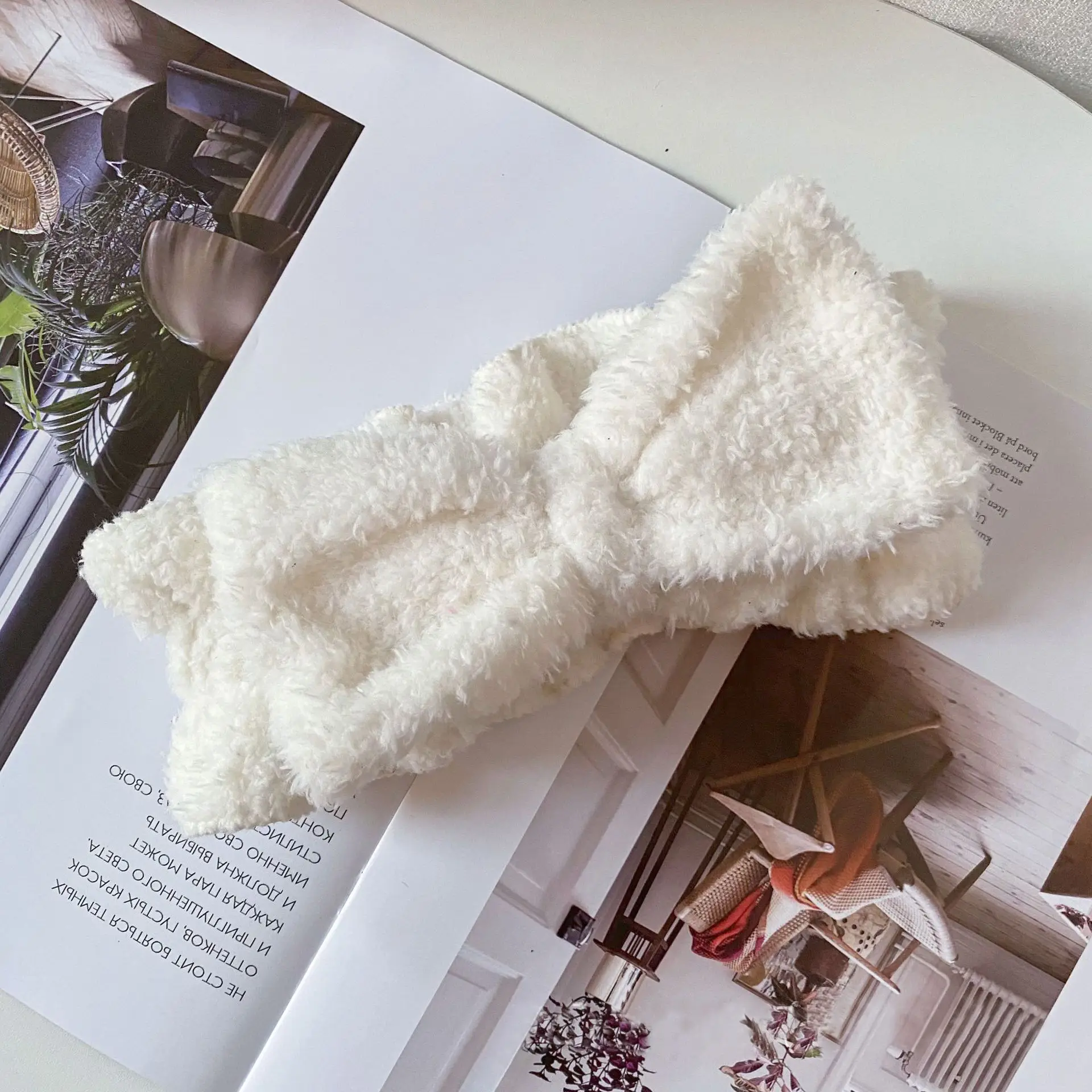 Plush Ruffled Hair Bands with Sweet Butterfly Design — feature 5