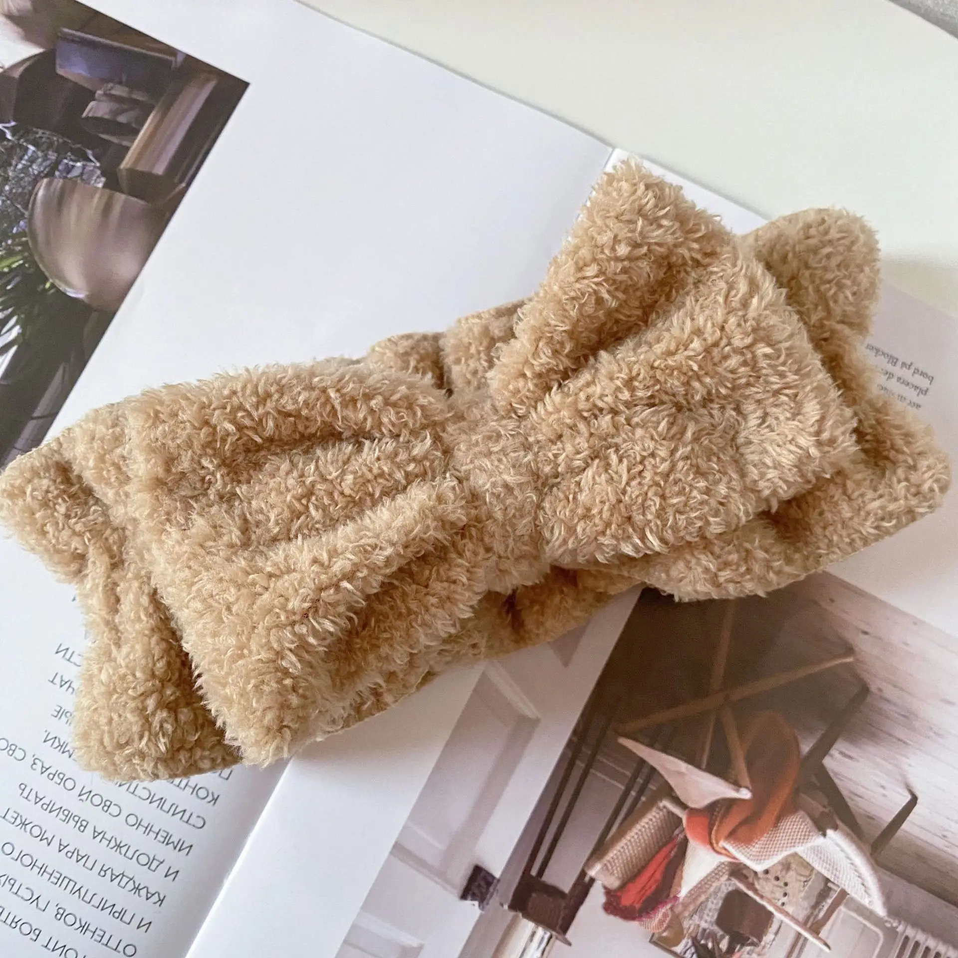 Plush Ruffled Hair Bands with Sweet Butterfly Design — feature 9