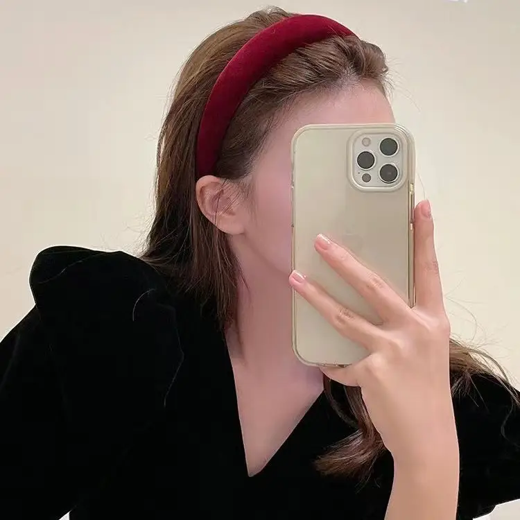 Black Velvet Wide Brim Hairband for Women — feature 2