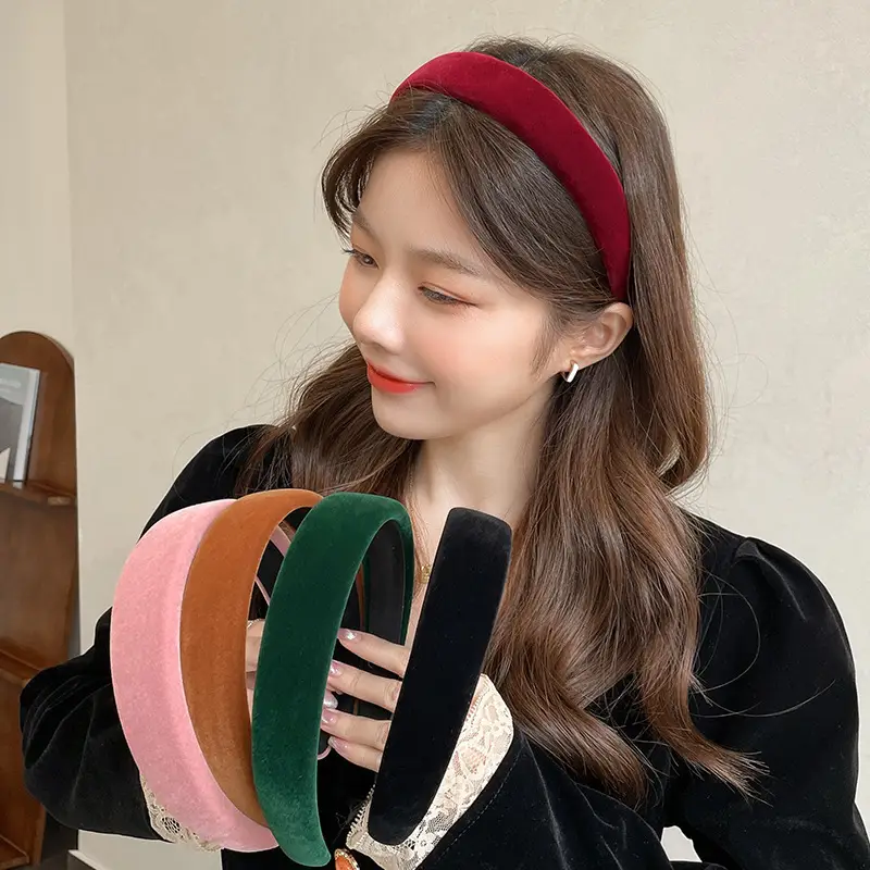 Black Velvet Wide Brim Hairband for Women — feature 3