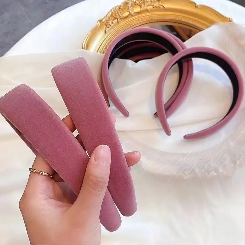Black Velvet Wide Brim Hairband for Women — feature 4