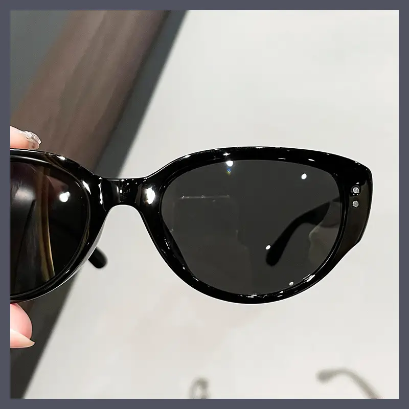 Women UV Protection Sunglasses Black Frame Slimming — feature 23