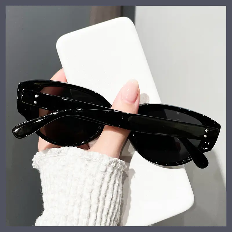 Women UV Protection Sunglasses Black Frame Slimming — feature 24
