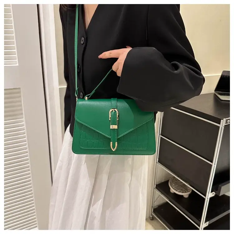 Retro Croc Leather Shoulder Bag Black Women 2026 — feature 17