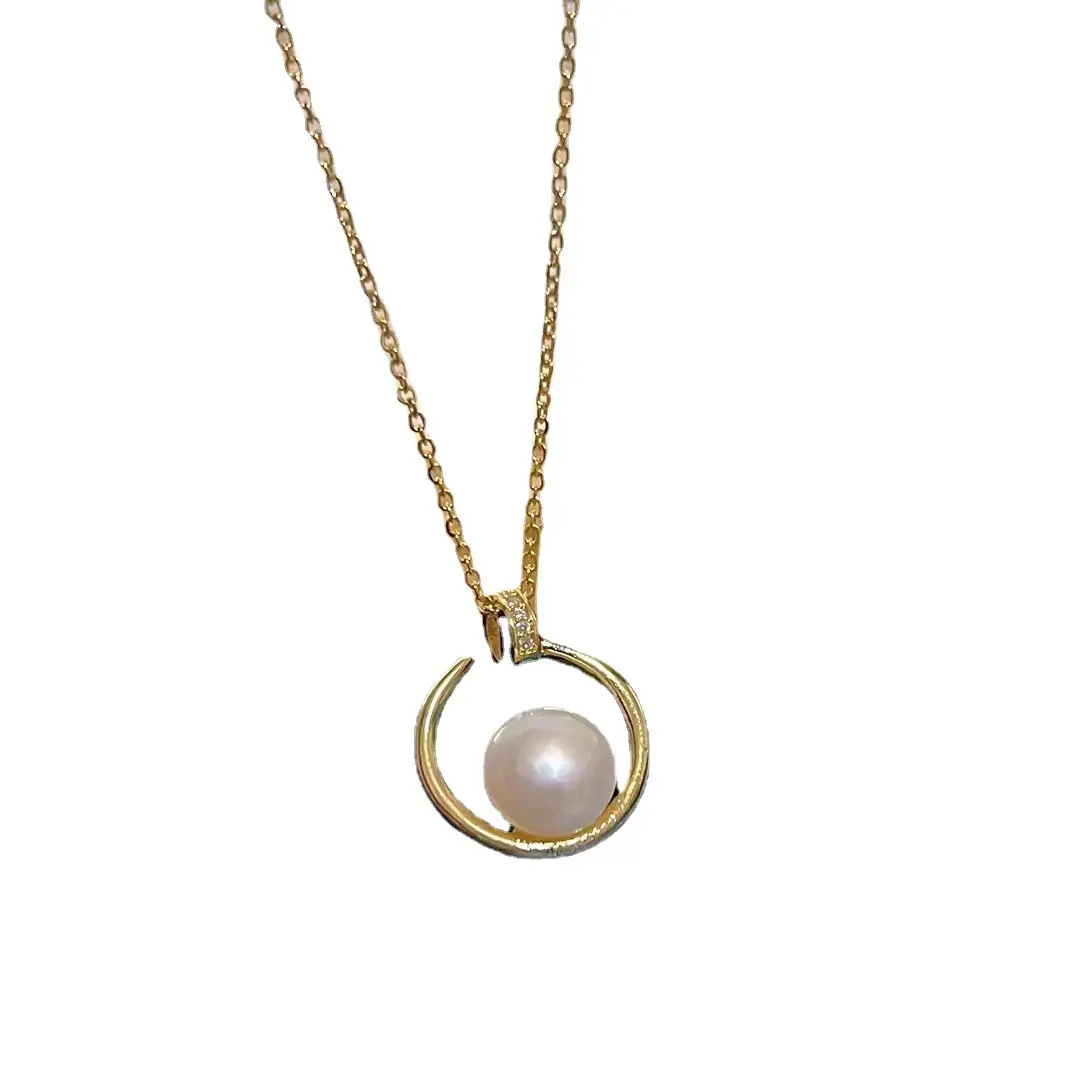 Women's Gold Pearl Necklace with Simple Niche Design - Image 5