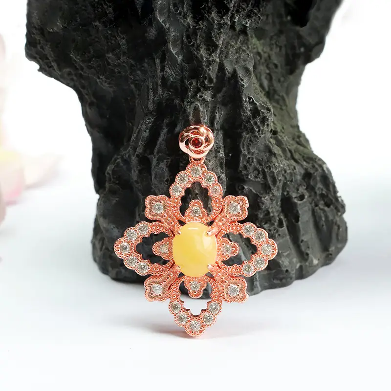 Rose Gold Yellow Amber Four Leaf Flower Necklace — feature 10