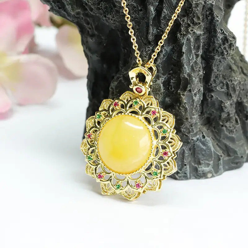 Guan Yu Yellow Honey Amber Sunflower Necklace — feature 10
