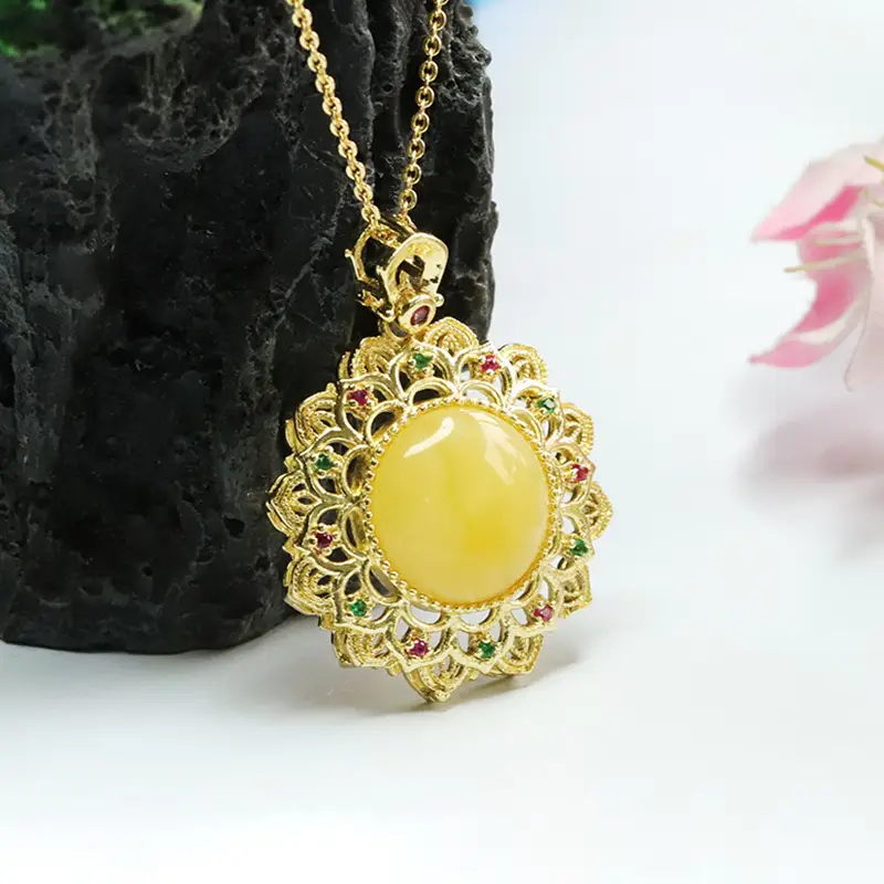 Guan Yu Yellow Honey Amber Sunflower Necklace — feature 11