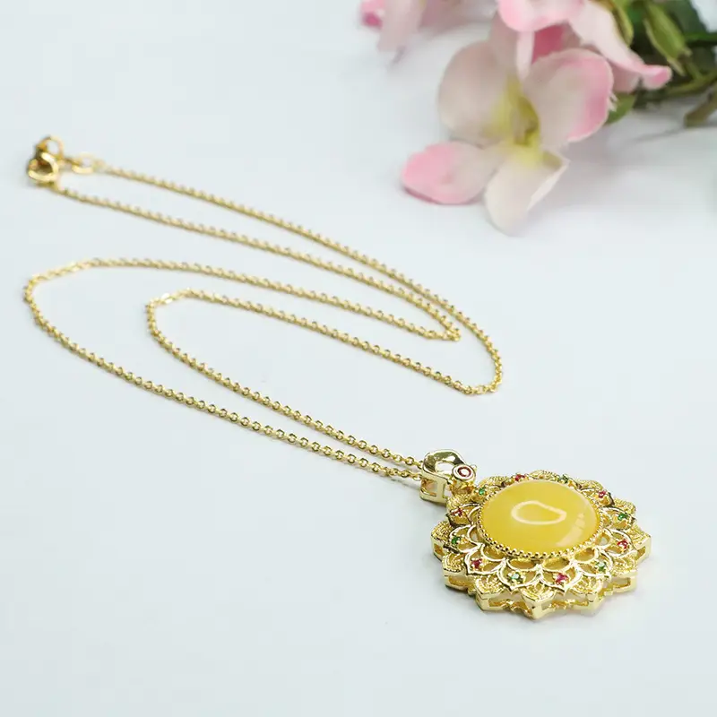 Guan Yu Yellow Honey Amber Sunflower Necklace — feature 7