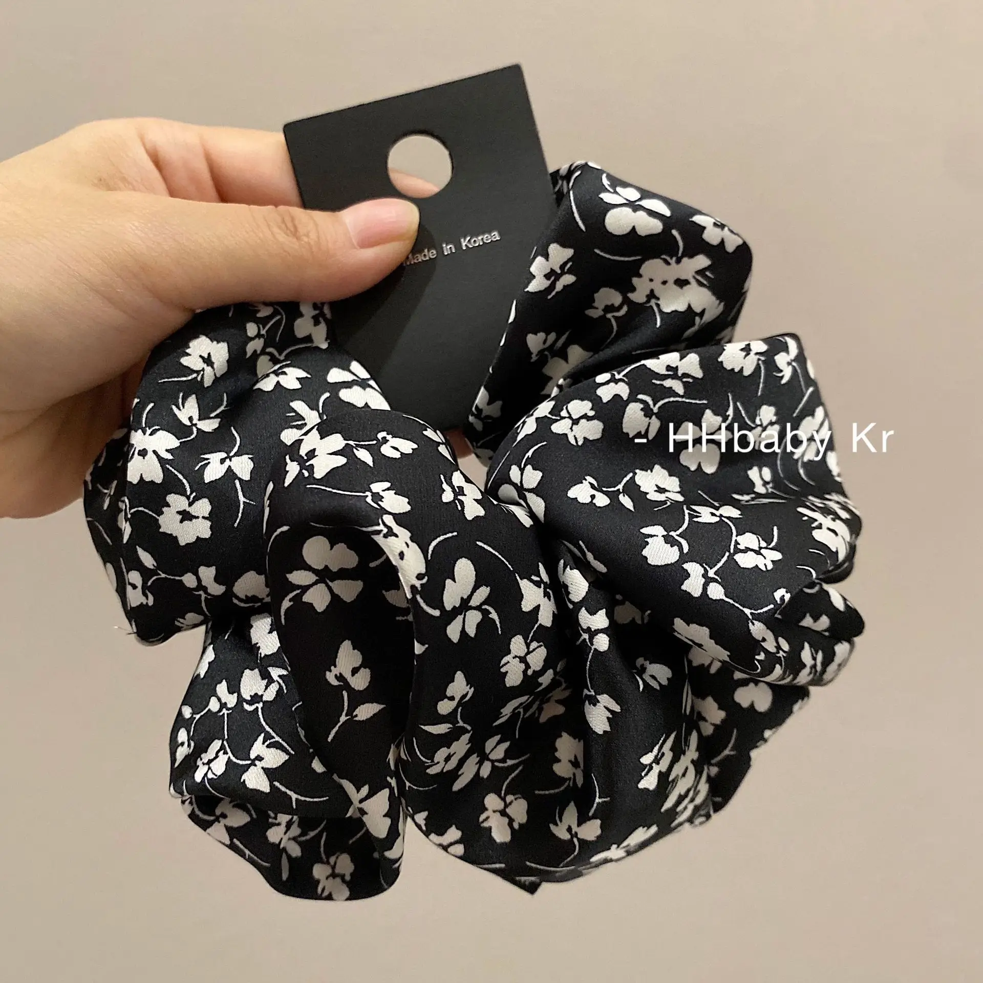 Grey Pink Printed Satin Hair Ring with Elegant Floral Pattern — feature 21