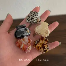Grey Pink Printed Satin Hair Ring with Elegant Floral Pattern — feature 3