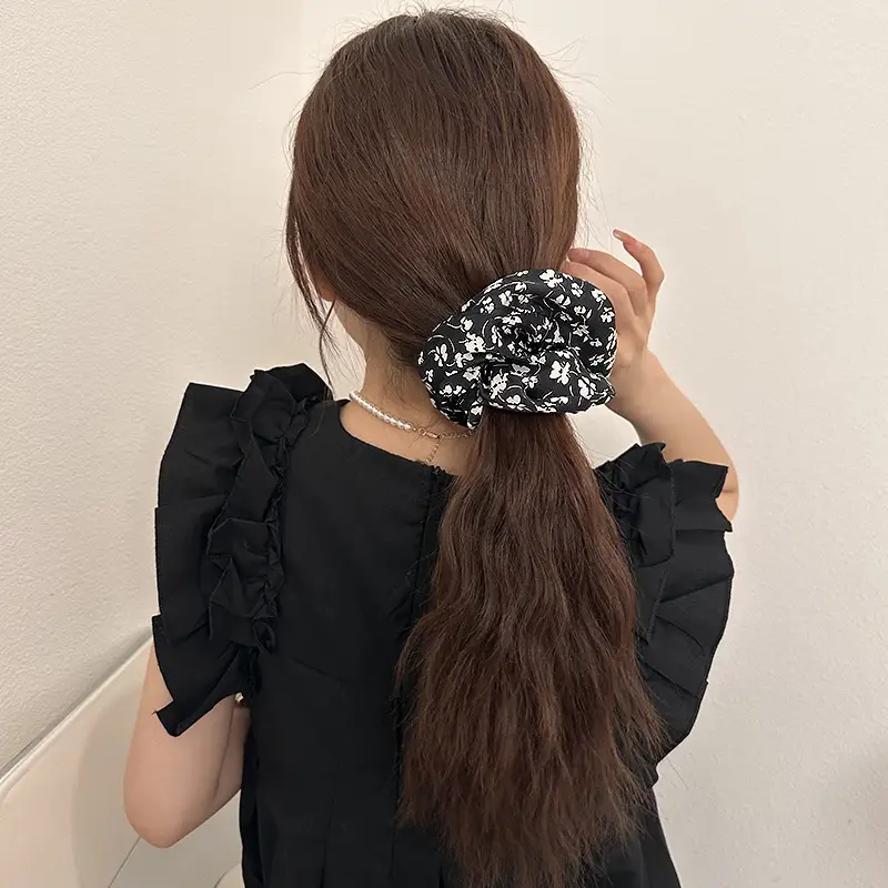 Black Floral Hair Band for Women - Image 7