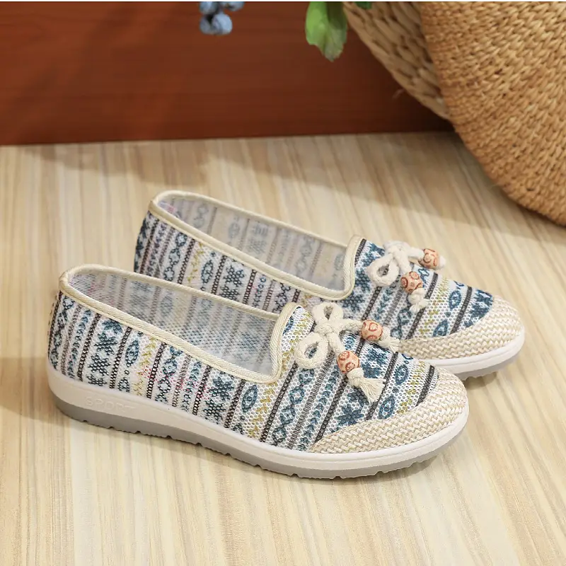 Spring and Summer New Style Old Beijing Cloth Shoes for Women, Non-Slip Soft-Soled Flat Comfortable Slip-On Shoes for Middle-Aged and Elderly Mothers - Image 6
