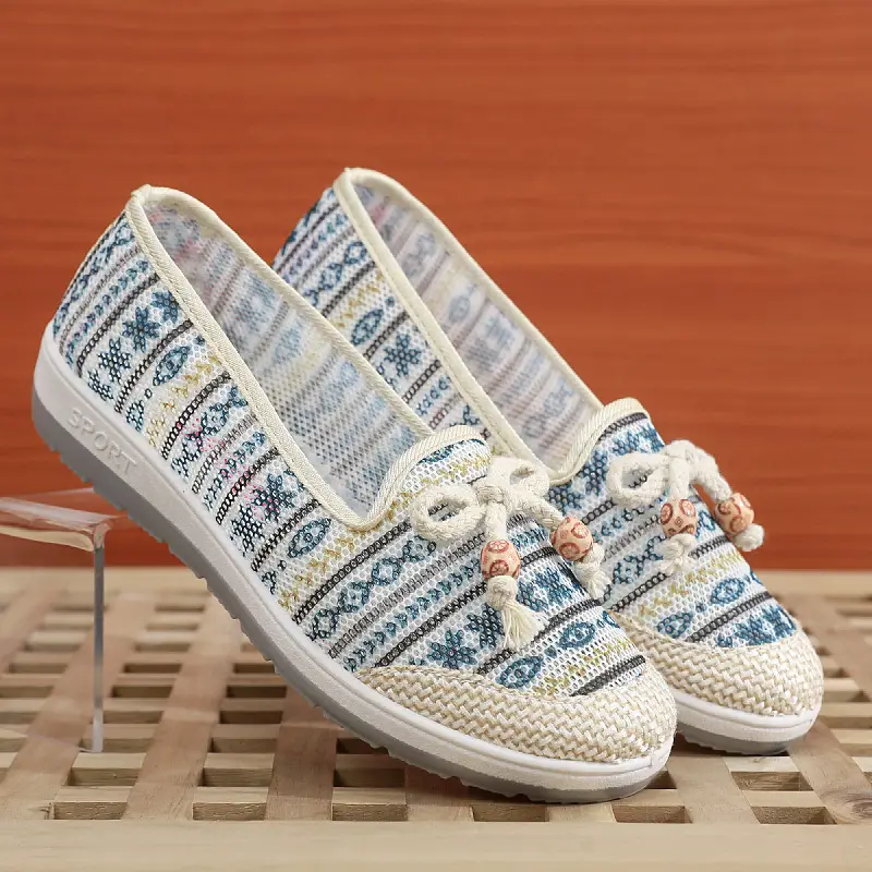 Spring and Summer New Style Old Beijing Cloth Shoes for Women, Non-Slip Soft-Soled Flat Comfortable Slip-On Shoes for Middle-Aged and Elderly Mothers - Image 2