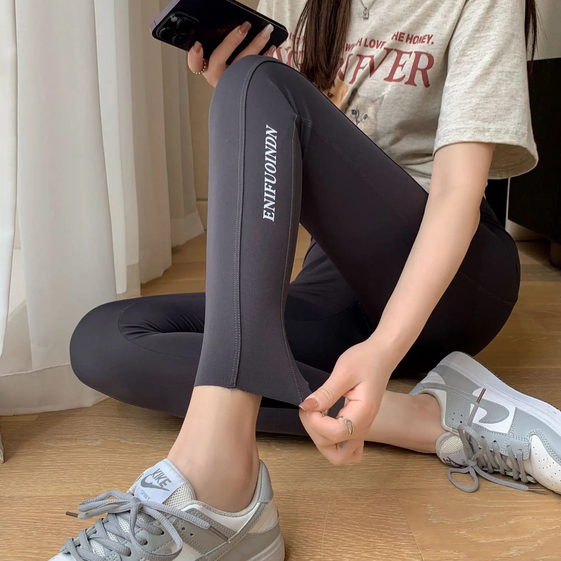 Women Shark Skin Leggings Black High Waist Slim Fit — feature 6