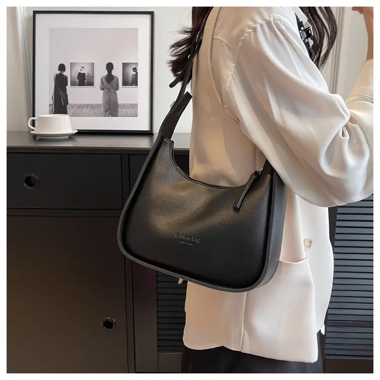 Women's Large Capacity Textured Shoulder Bag 2023 — feature 12
