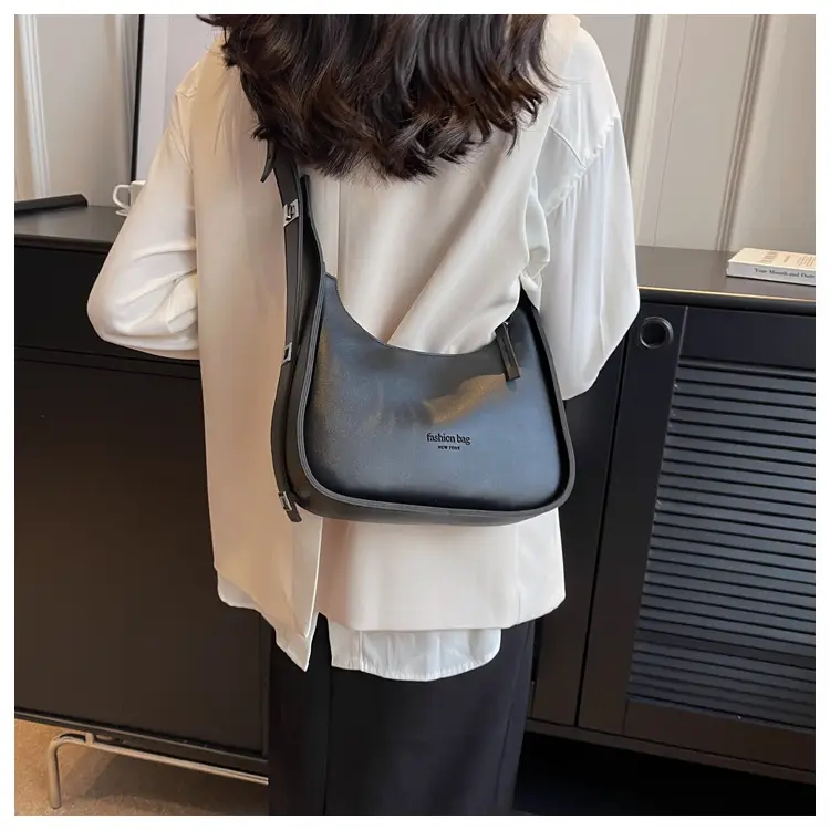 Women's Large Capacity Textured Shoulder Bag 2023 — feature 13