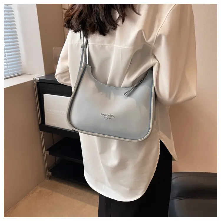 Women's Large Capacity Textured Shoulder Bag 2023 — feature 24