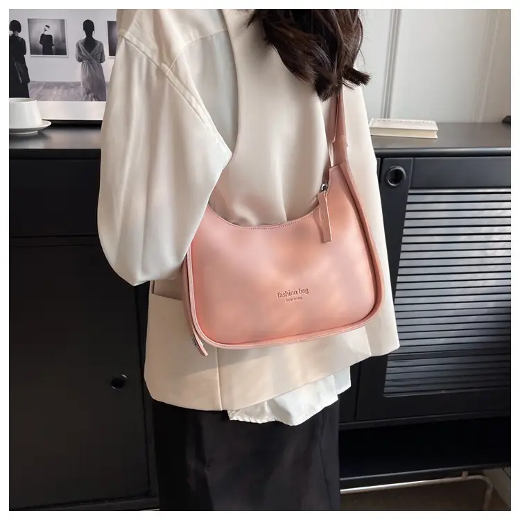 Women's Large Capacity Textured Shoulder Bag 2023 — feature 8