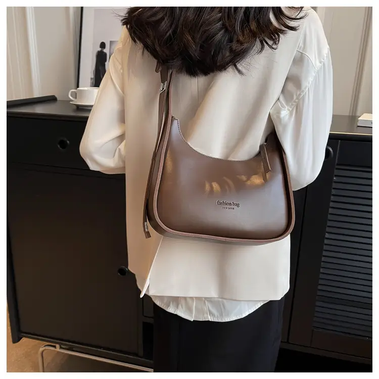 Women's Large Capacity Textured Shoulder Bag 2023 — feature 9