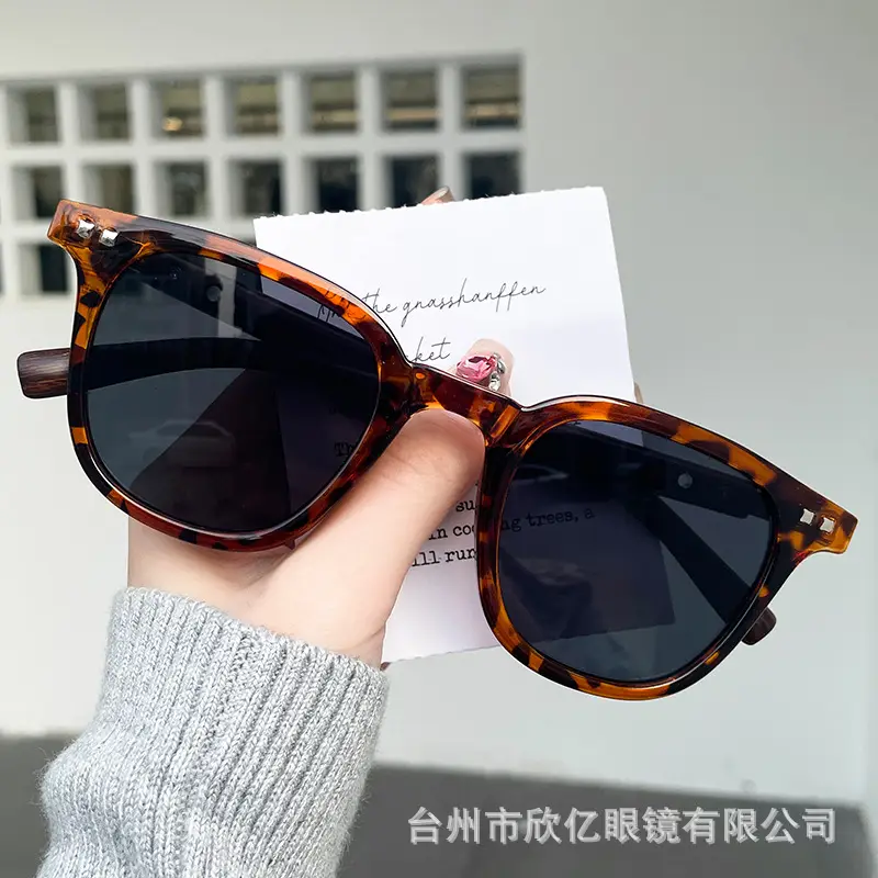 Anti-UV Sunglasses for Men Women Black Wood Grain - Image 10
