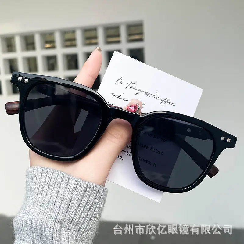 Anti-UV Sunglasses for Men Women Black Wood Grain - Image 5