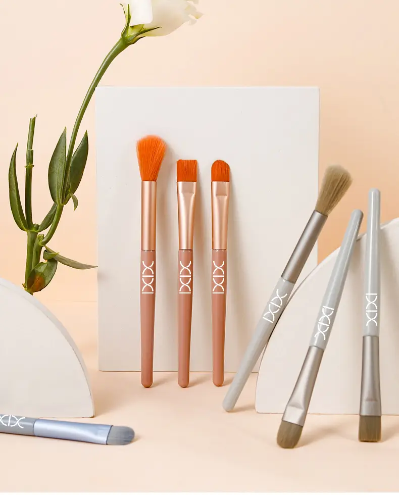 xixi 3-Piece Blush Eye Shadow Blush Brush Set — feature 12