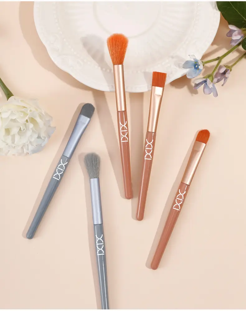 xixi 3-Piece Blush Eye Shadow Blush Brush Set — feature 14