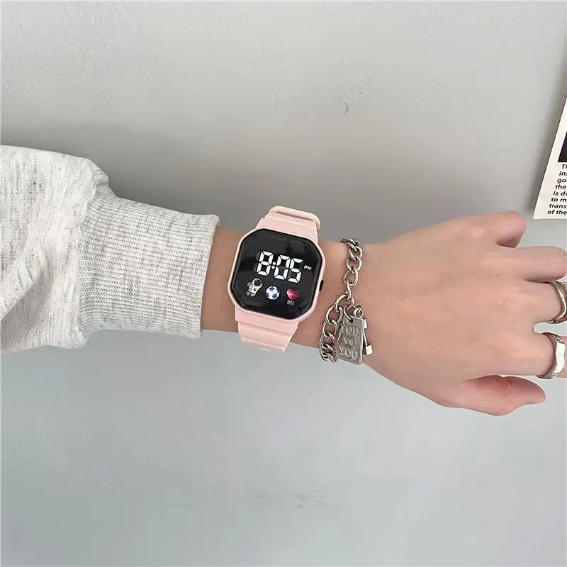 Women's Digital Display Water Resistant Watch — feature 6