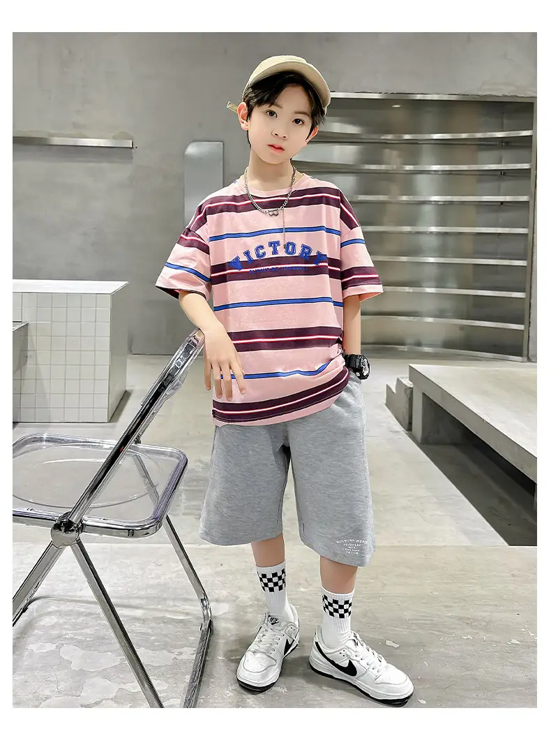Kids Black Elephant Print T-Shirt Summer 2024 Medium Large — feature 17