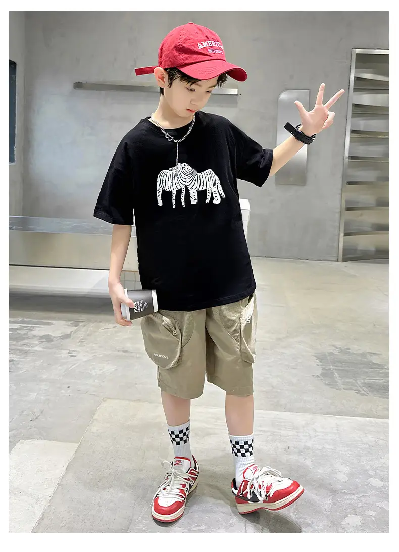 Kids Black Elephant Print T-Shirt Summer 2024 Medium Large — feature 35