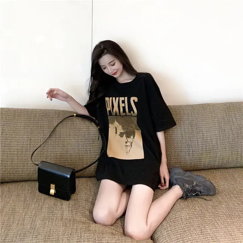 Women Pixel Print T-Shirt Large Black Loose Fit — feature 10
