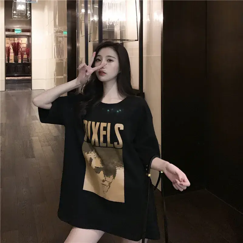Women Pixel Print T-Shirt Large Black Loose Fit — feature 2