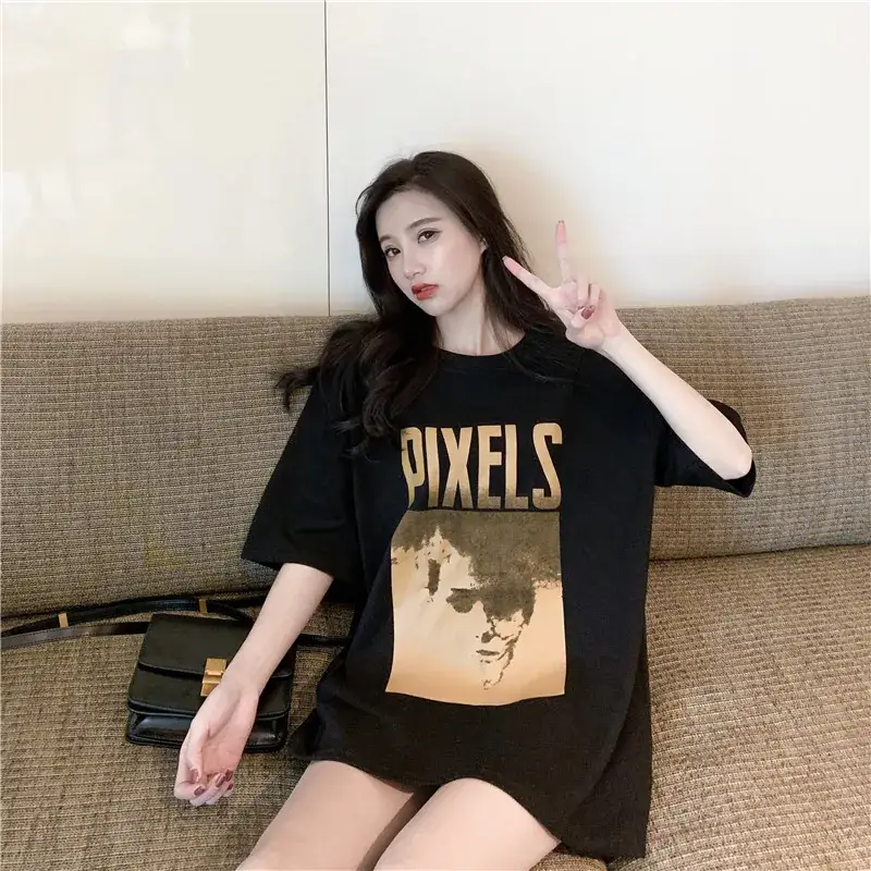 Women Pixel Print T-Shirt Large Black Loose Fit — feature 3