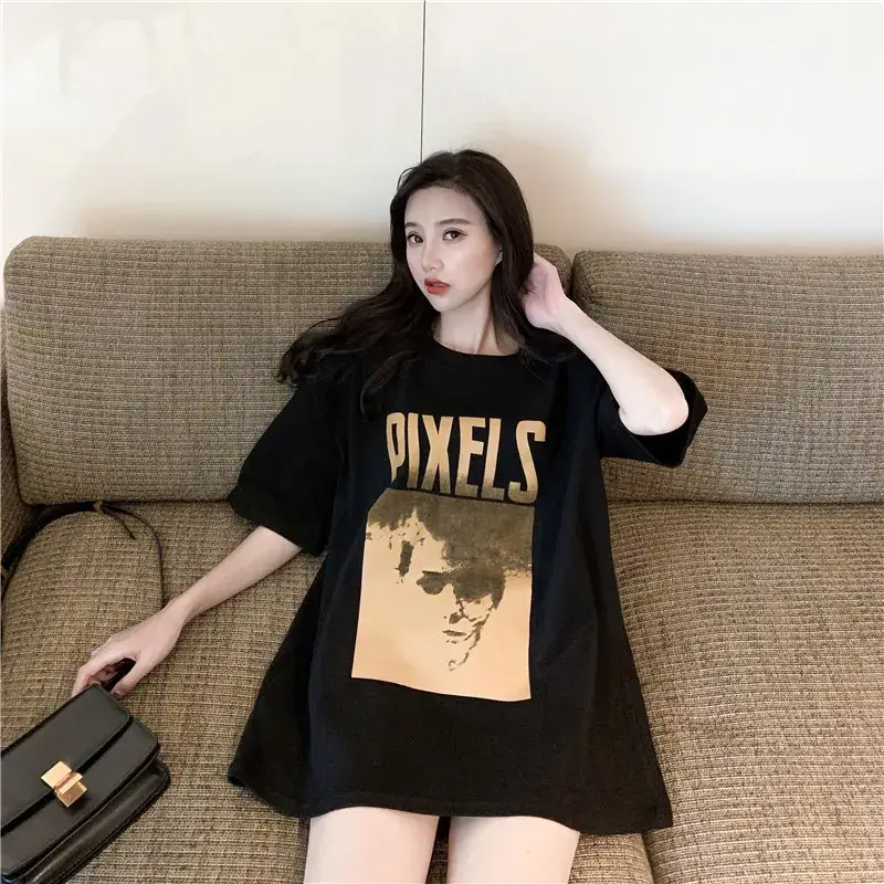 Women Pixel Print T-Shirt Large Black Loose Fit — feature 4