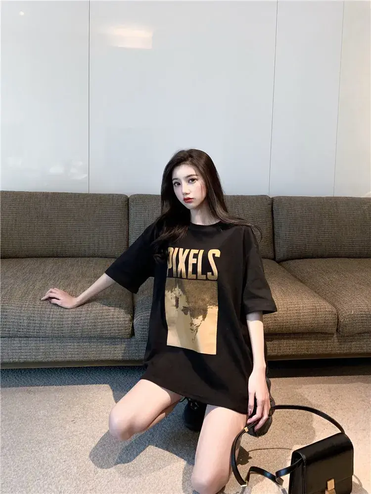 Women Pixel Print T-Shirt Large Black Loose Fit — feature 5