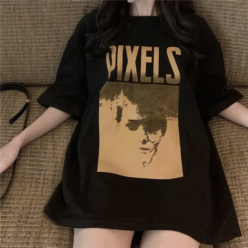 Women Pixel Print T-Shirt Large Black Loose Fit — feature 8
